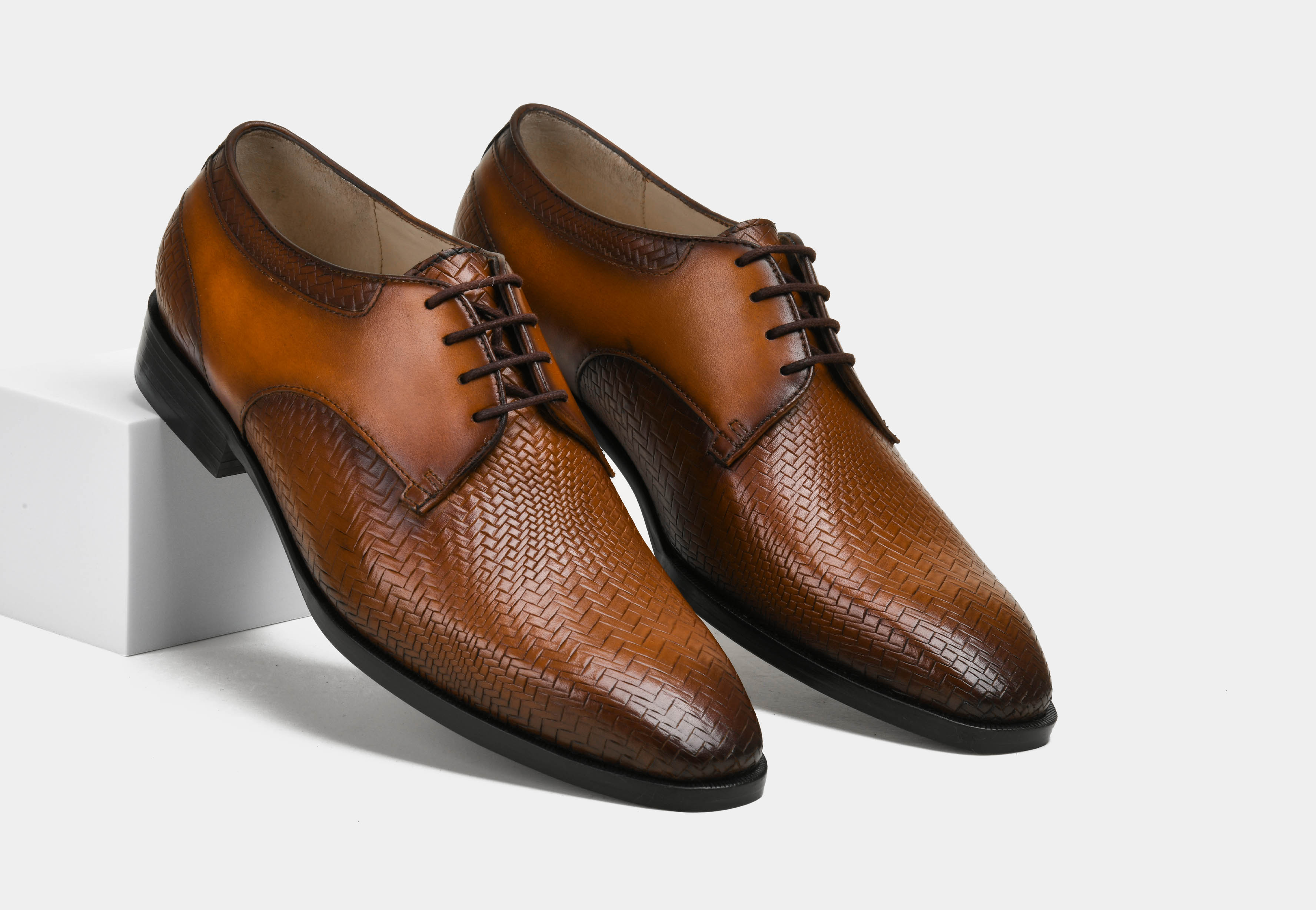 SANTORO | MEN TAN WOVEN DERBYS