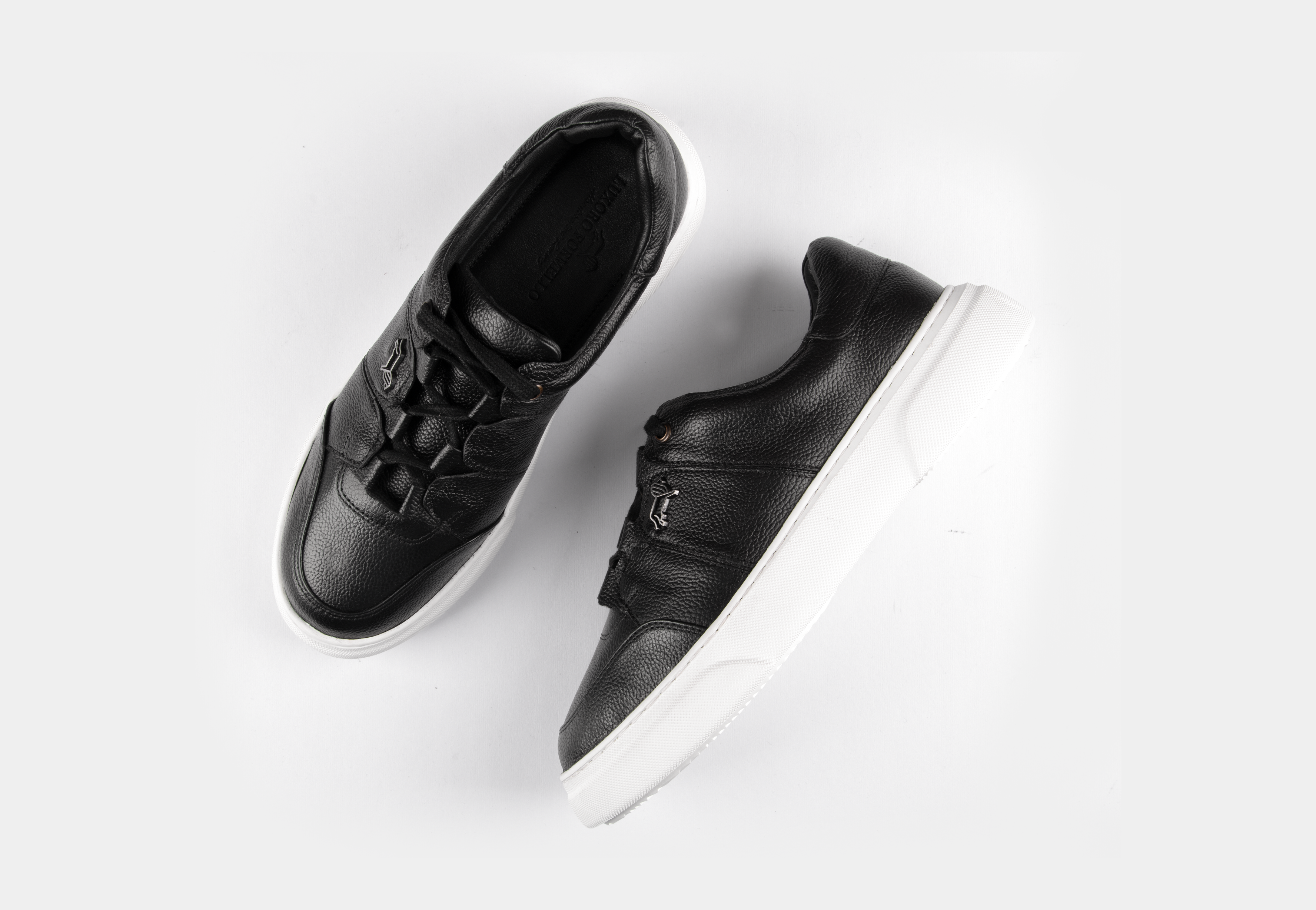 vasco | black pebble