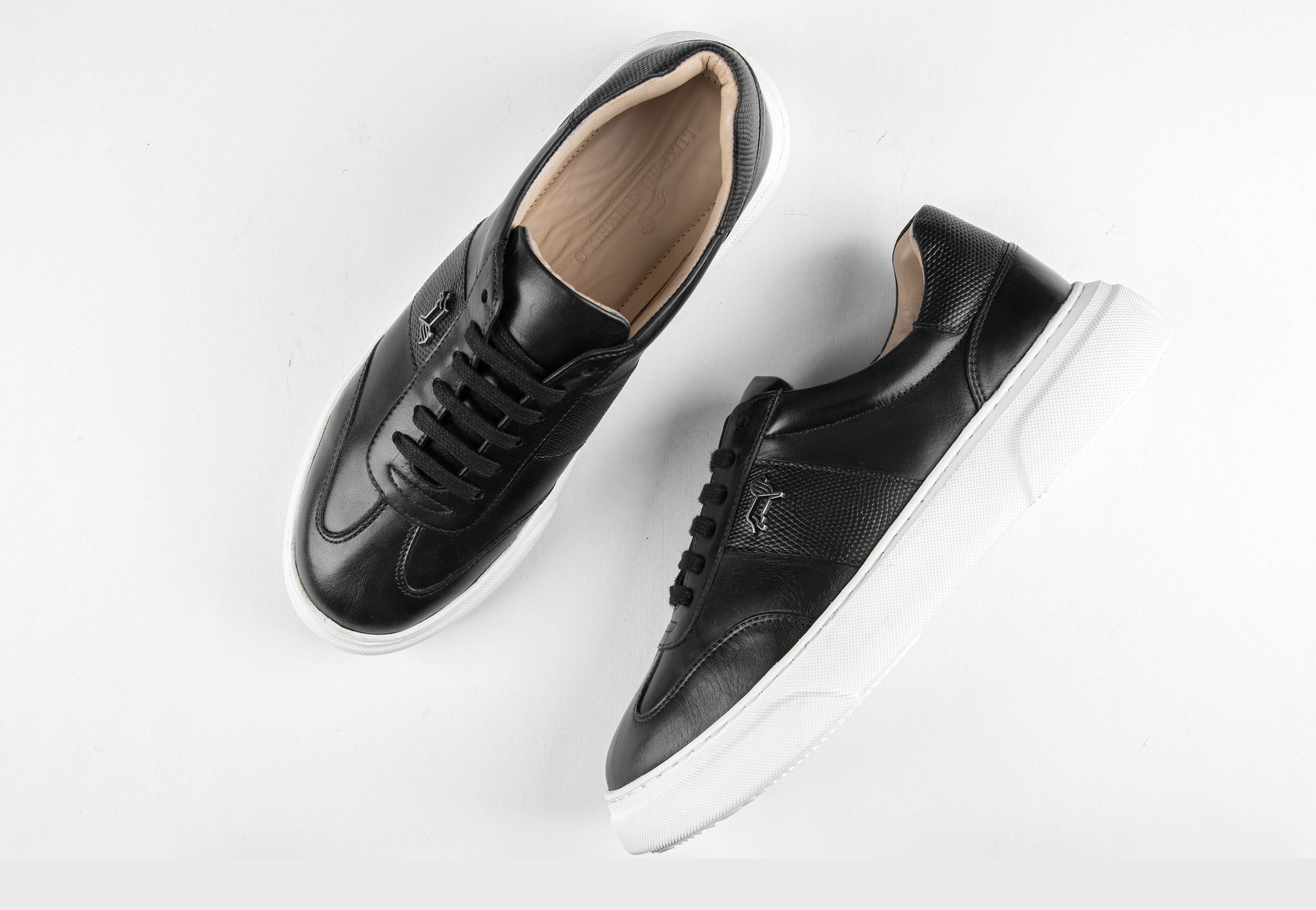 Iniego Black