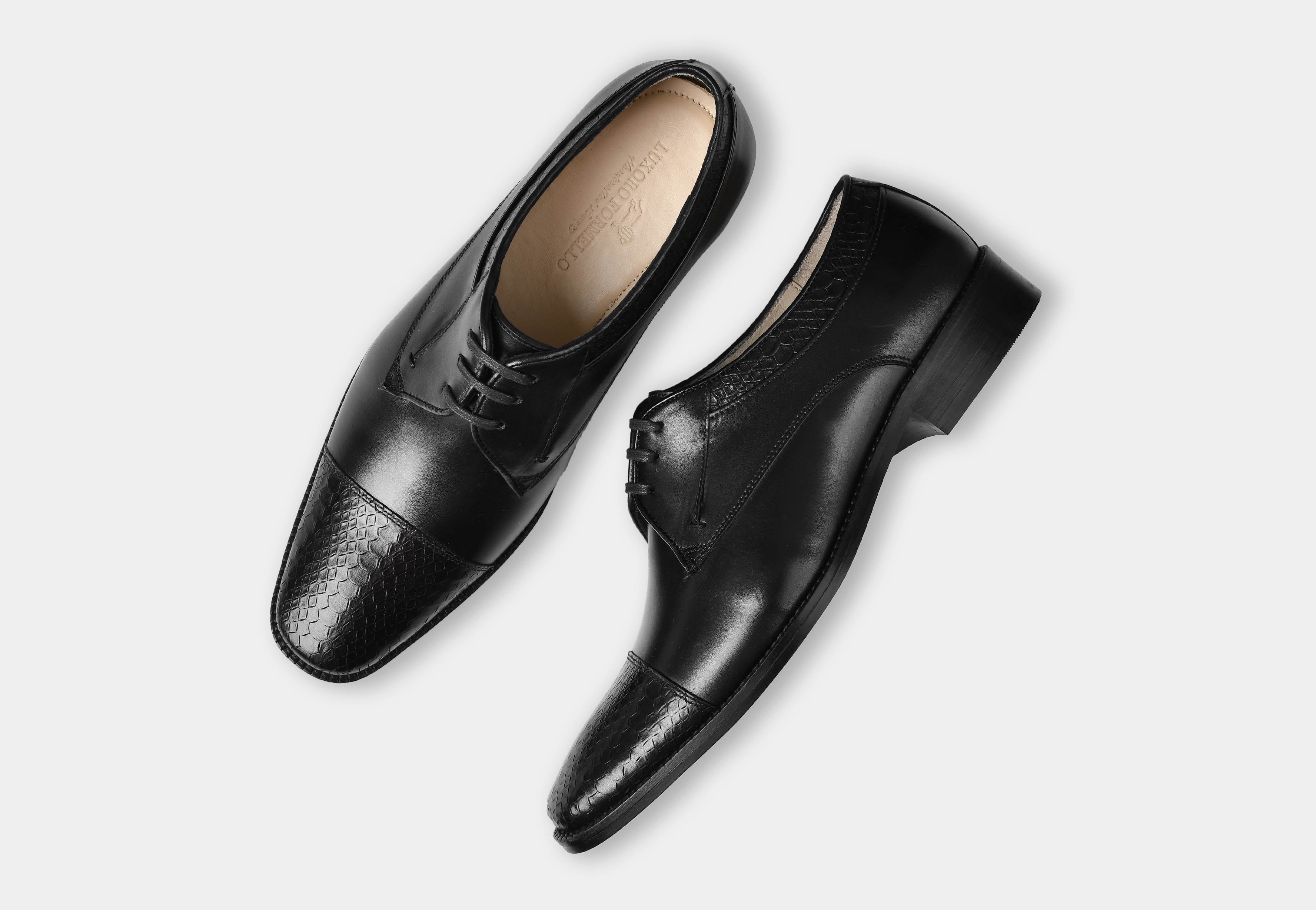 ALVARO | BLACK LACEUP