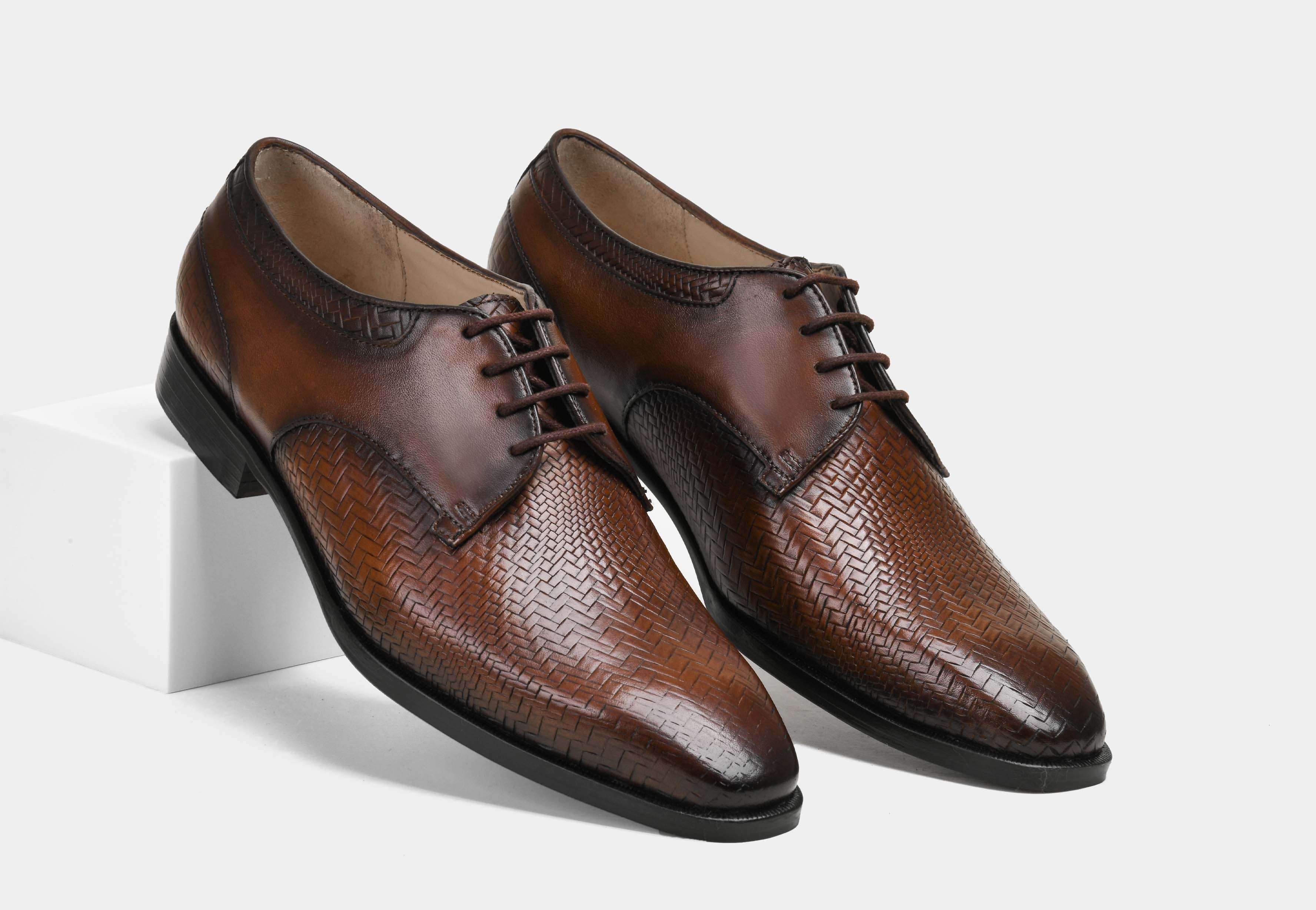 ENZO | MEN BROWN TEXTURED DERBYS