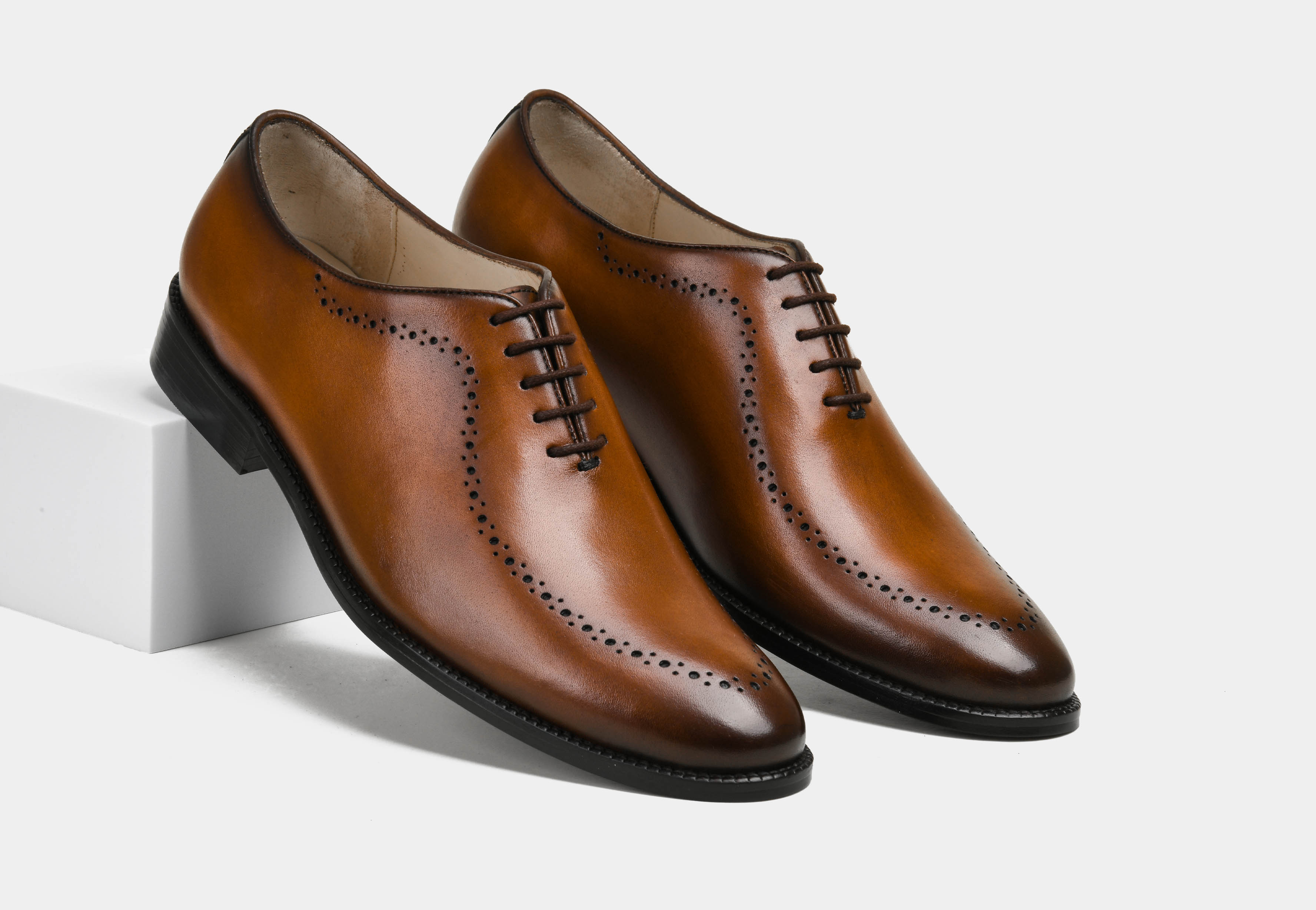 VITTORIO | MEN TAN WHOLECUT BROGUES