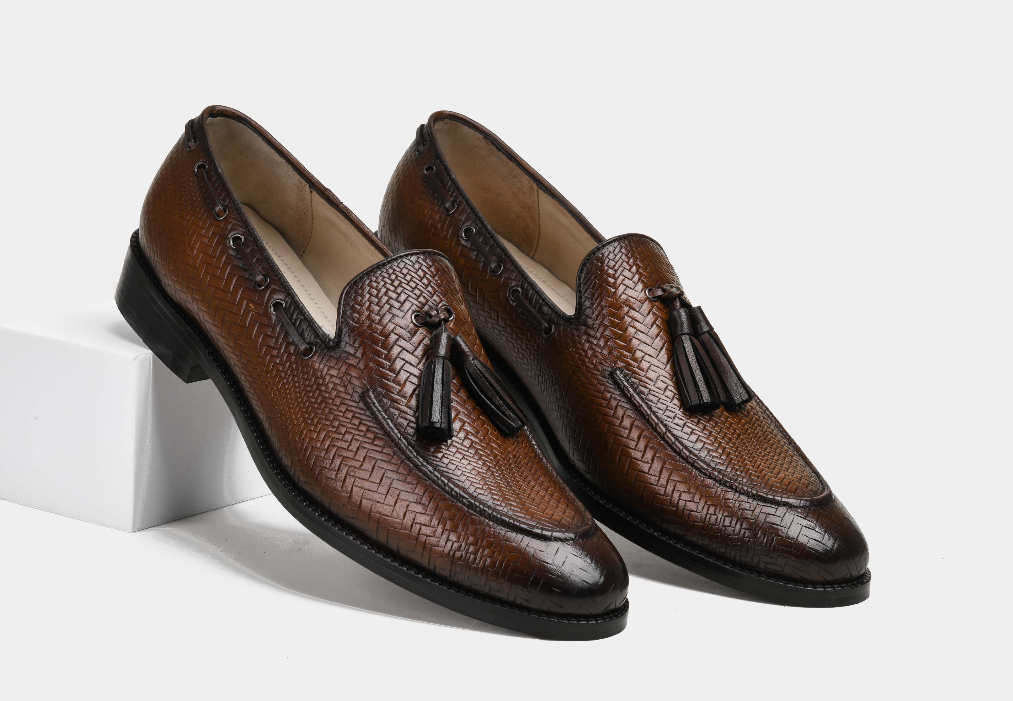 GIULIANO | MEN BROWN WOVEN TASSEL LOAFERS