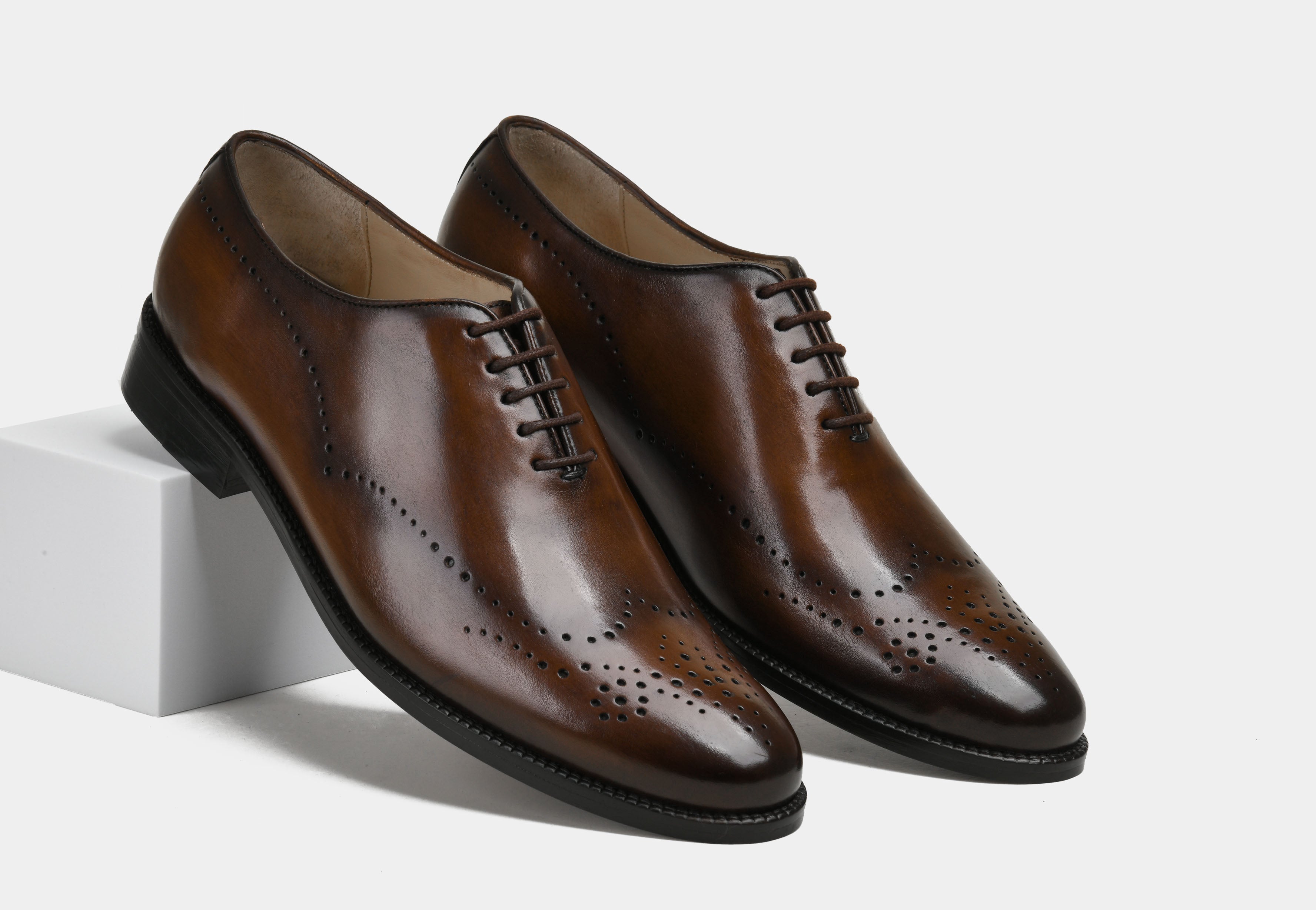 LEONARDO | MEN DARK BROWN WHOLECUT BROGUES