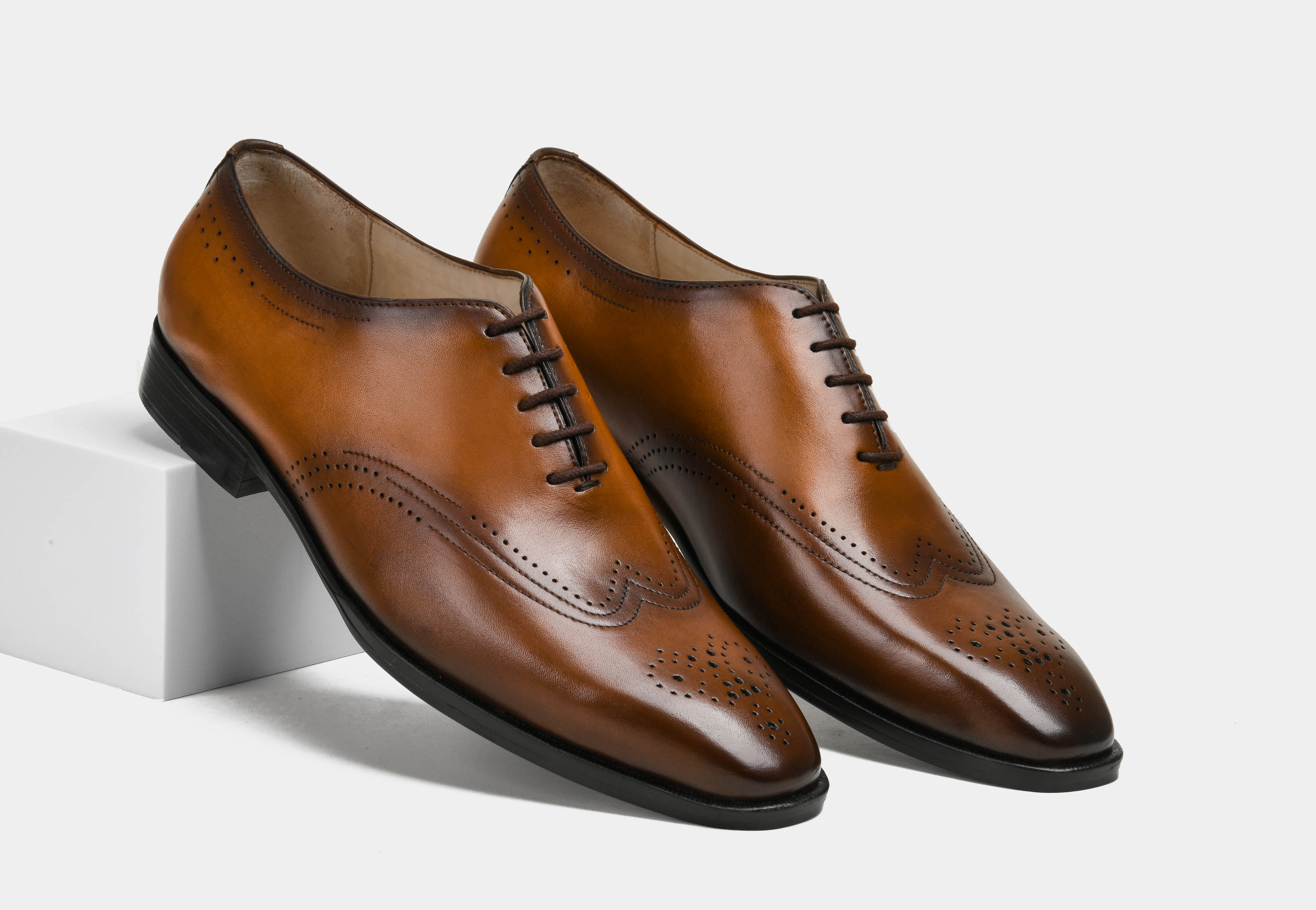 VALENTINO | MEN TAN BROGUE OXFORDS