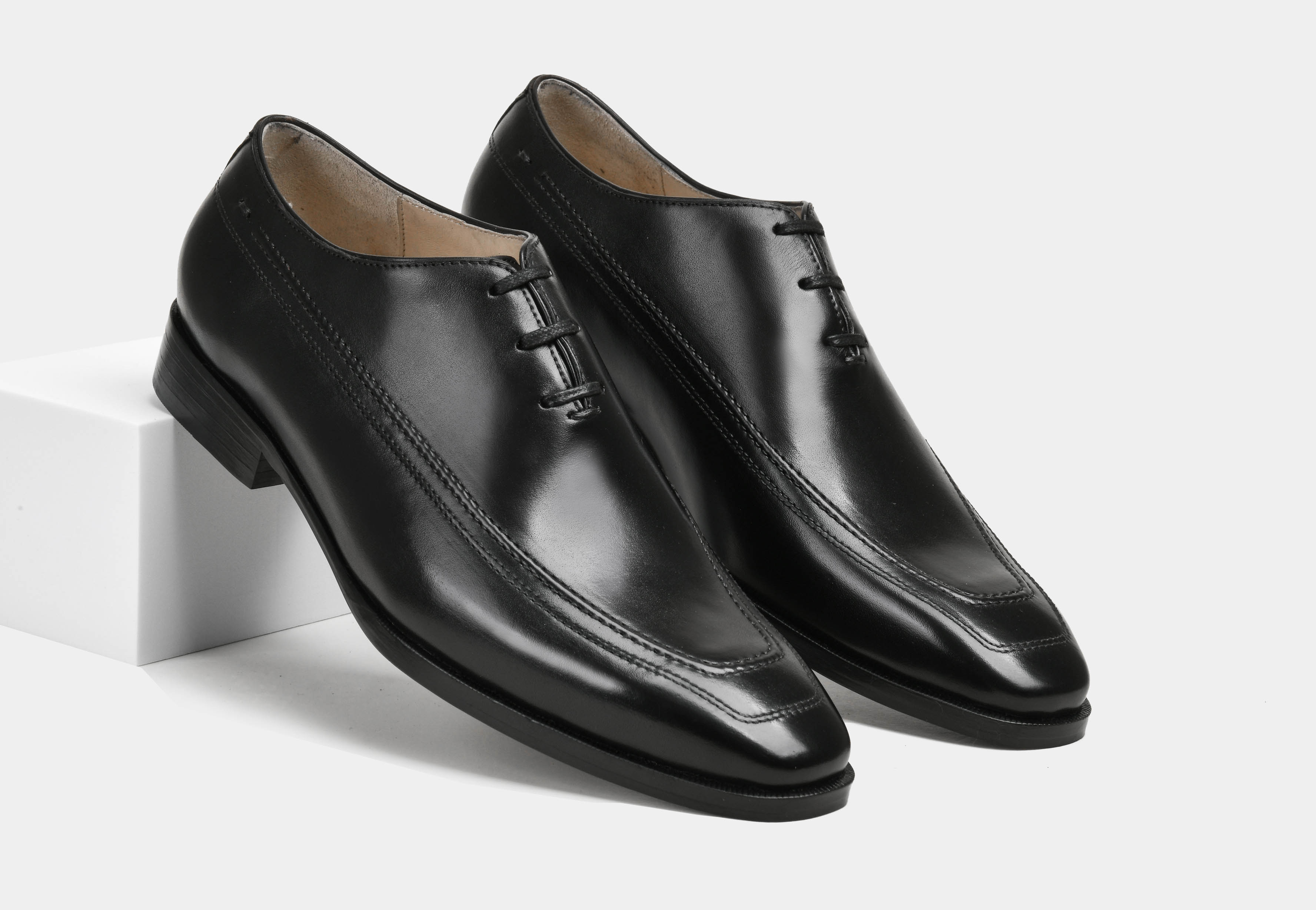RICCARDO | MEN BLACK WHOLECUT LACE-UPS