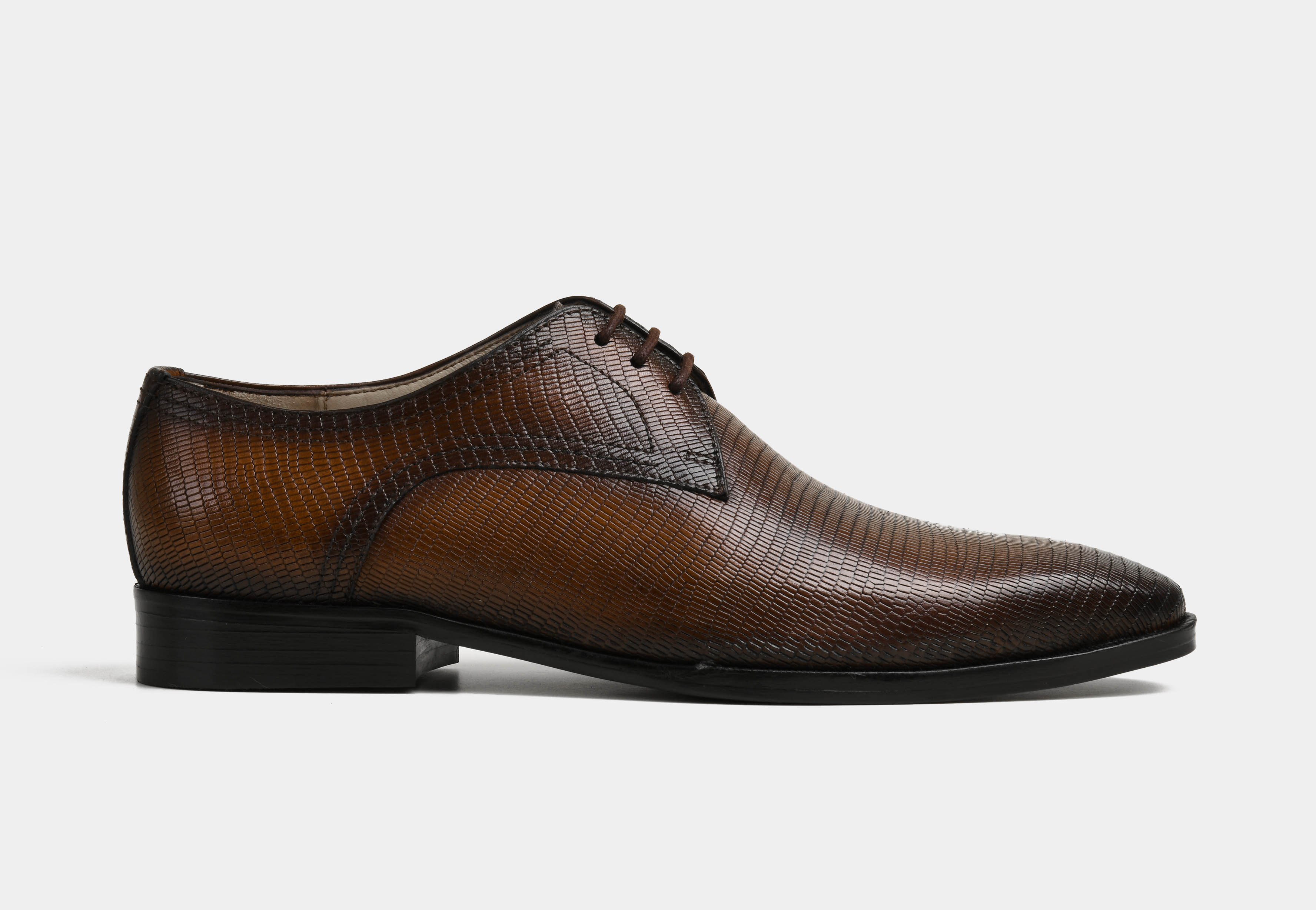 Amreo | MEN BROWN TEXTURED DERBIES