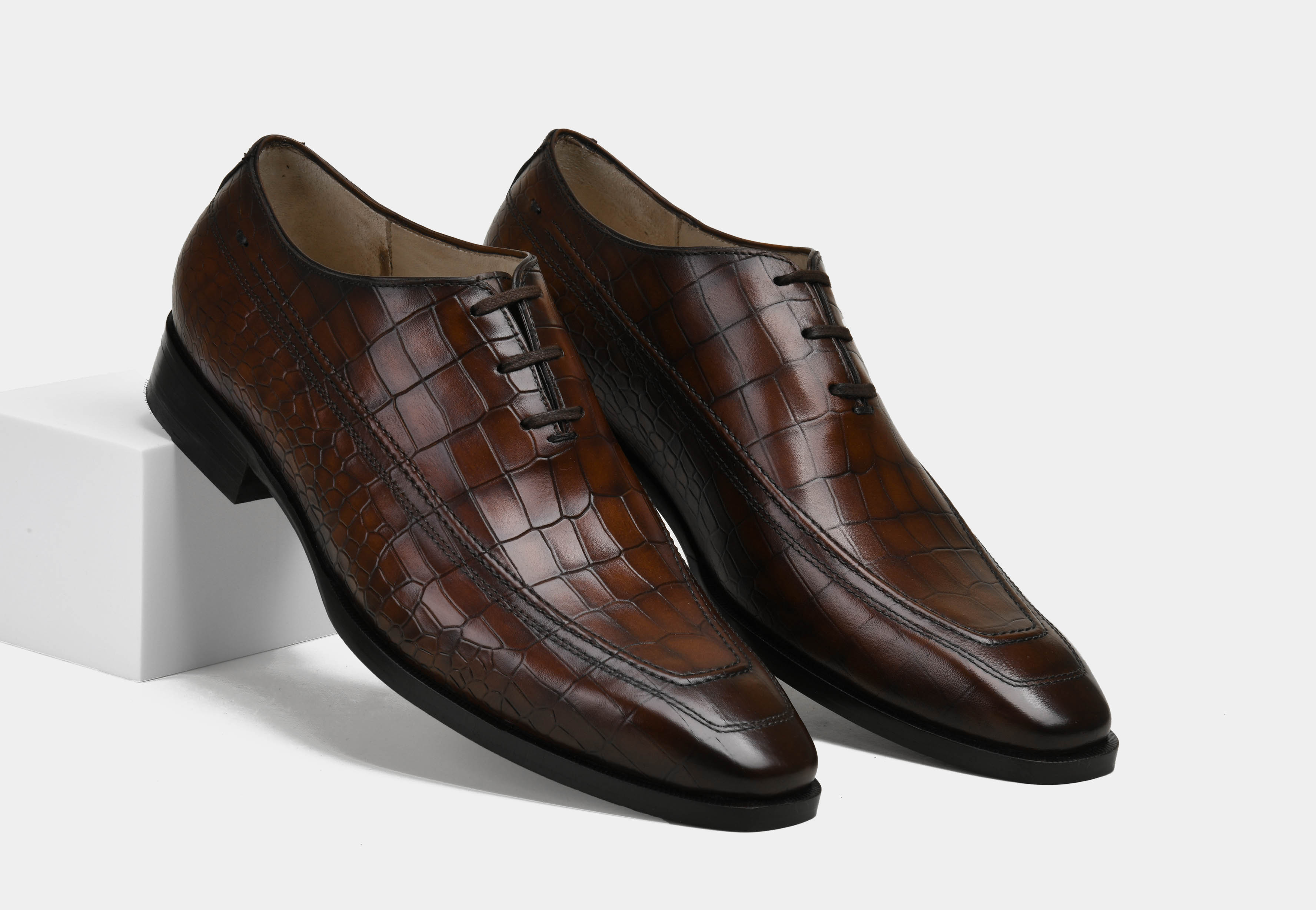 RICCARDO | MEN BROWN CROCO DERBIES