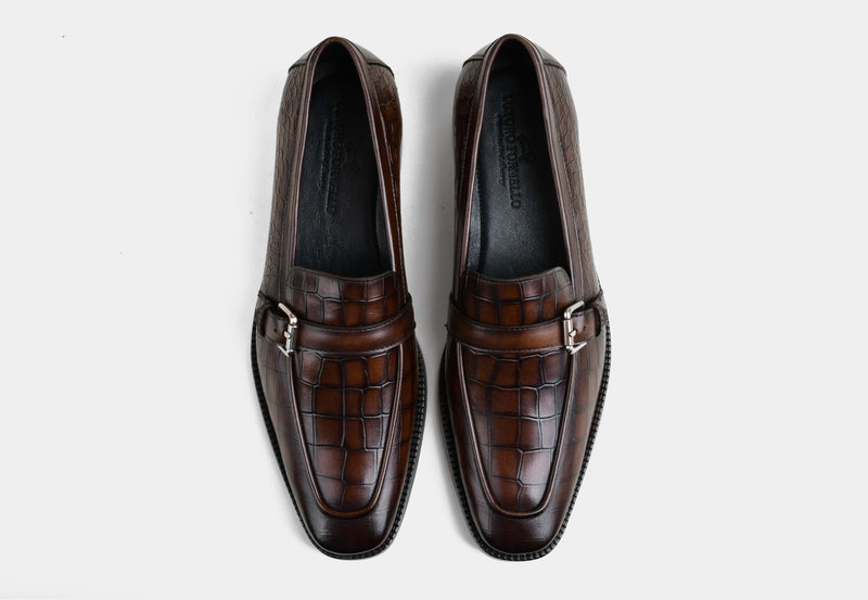 KLEIN | MEN BUCKLE STRAP LOAFERS IN CROC BROWN