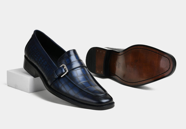 KLEIN | MEN BUCKLE STRAP LOAFERS IN CROC BLUE