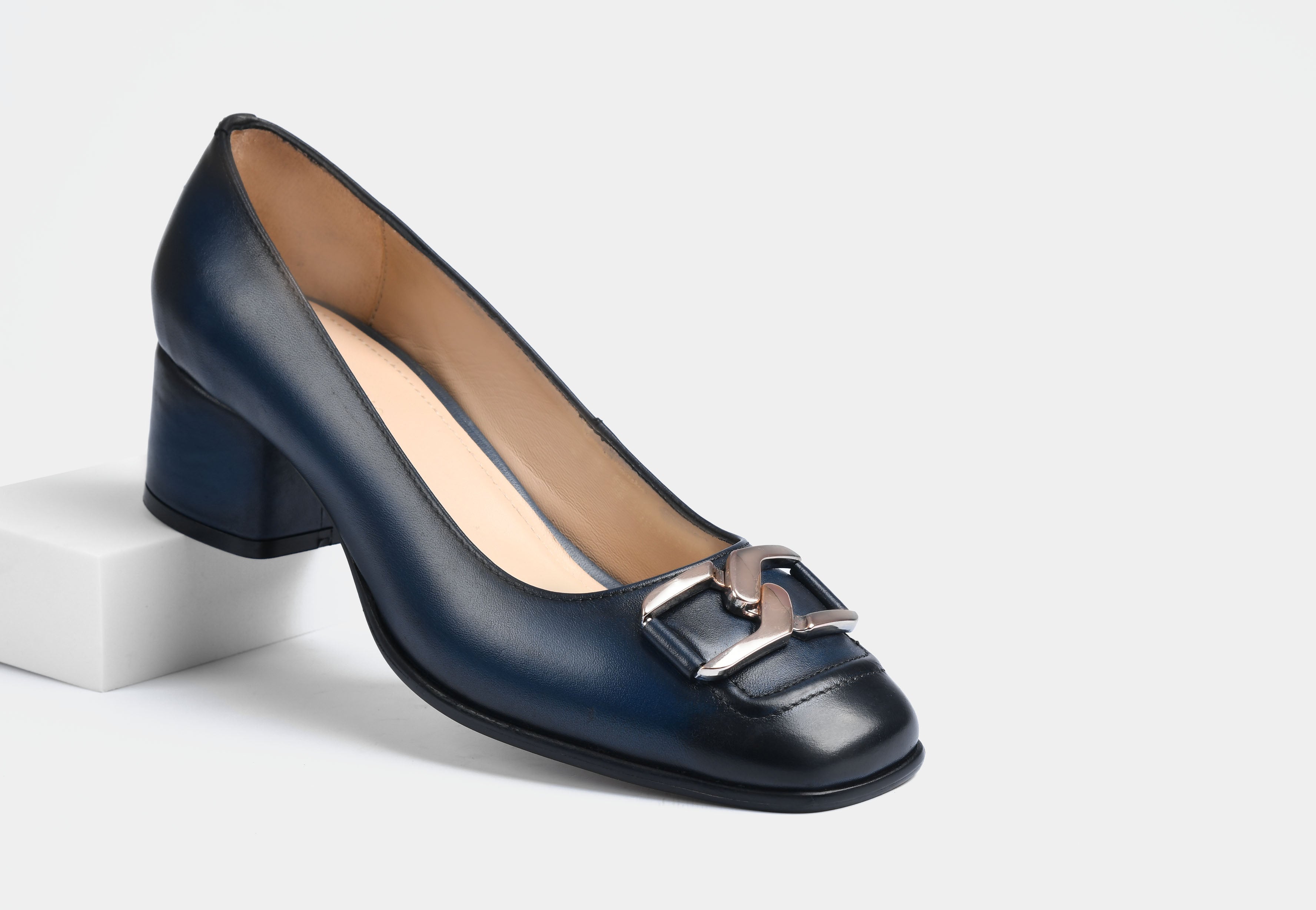 Valencia Pumps in Blue Leather