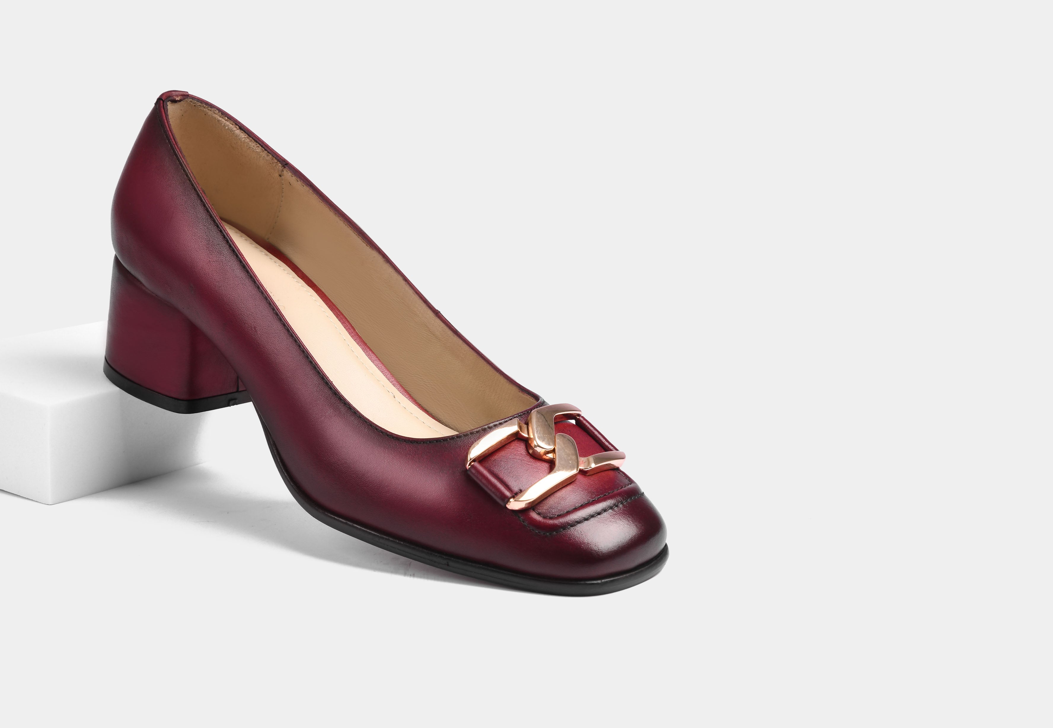 VALENCIA PUMPS IN WINE LEATHER