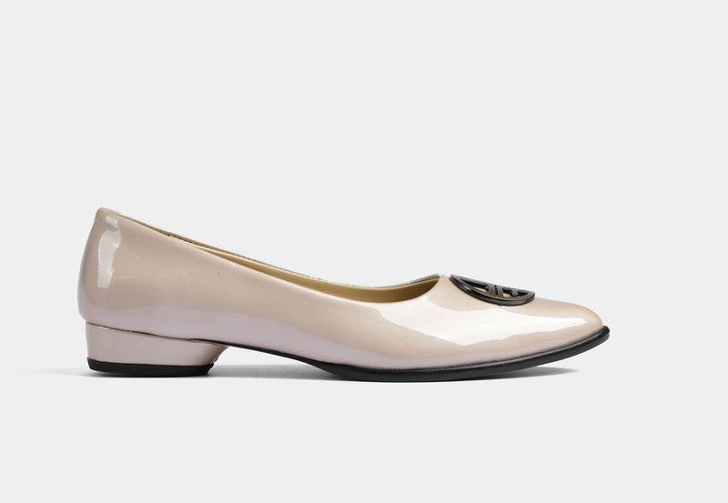 MIRELLA WOMEN LOAFERS IN BEIGE PATENT LEATHER