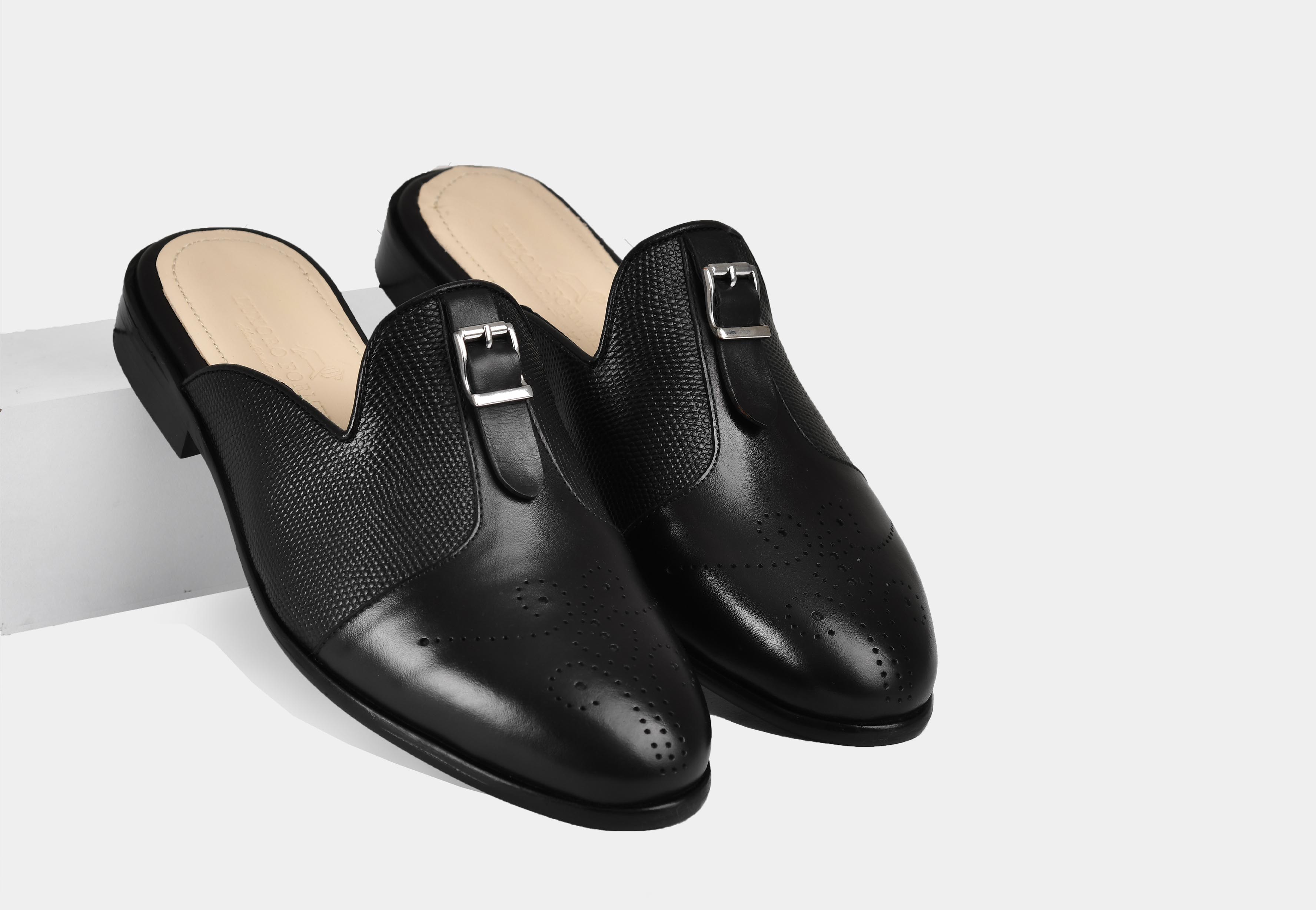 MULE | BLACK STINGRAY TRIM